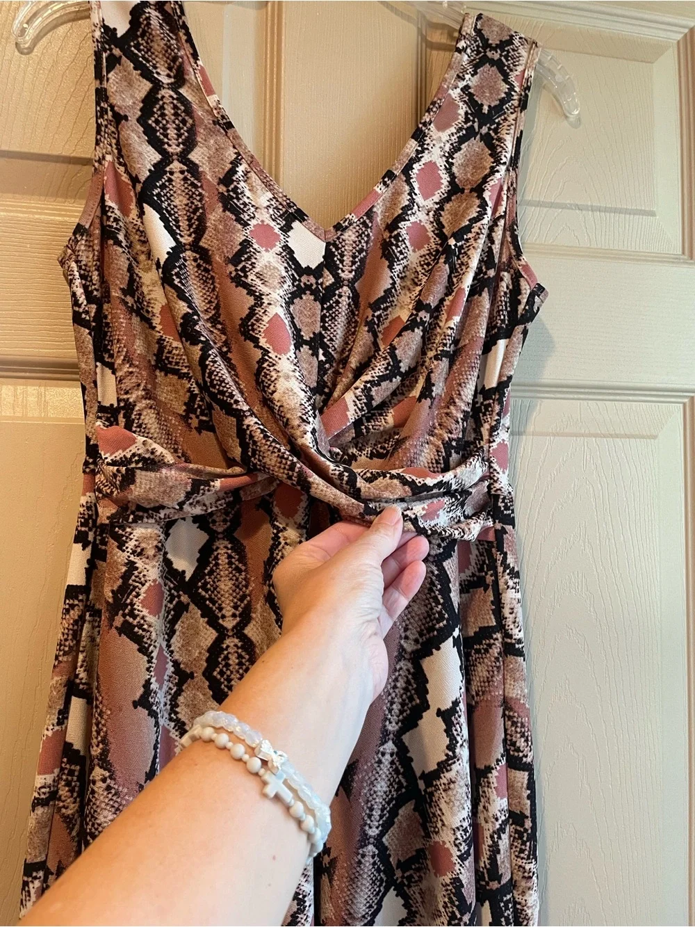 Candie’s V-Neck‎ Twist Waist Snake Print Sleeveless Dress in Blush, Size Medium